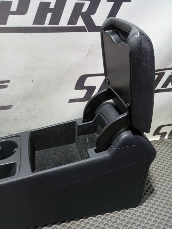 Подлокотник Audi A4 2011 B8