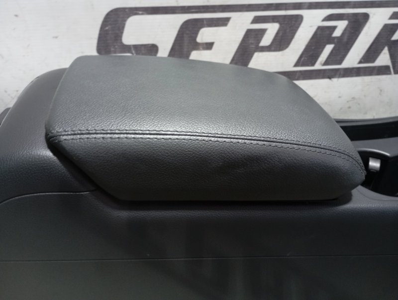 Подлокотник Audi A4 2011 B8