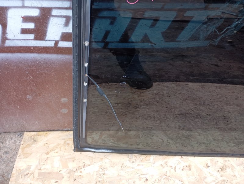 Стекло заднее Audi A6 2010 C6