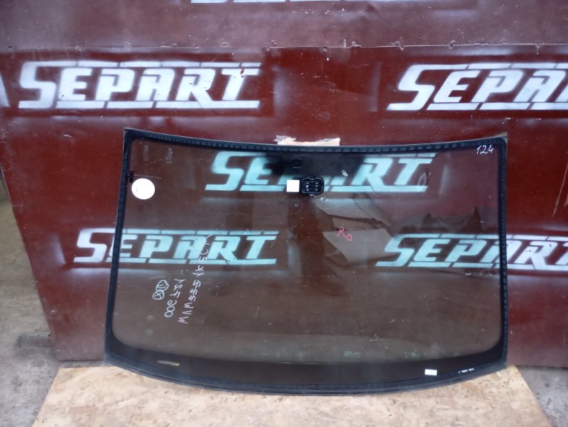 Стекло лобовое Volkswagen Golf 2011 Mk6