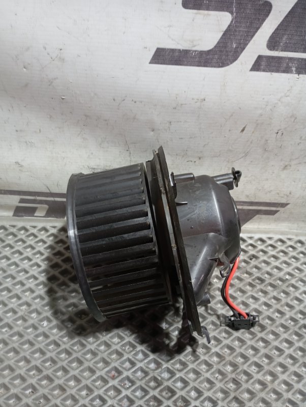 Моторчик печки Skoda YETI 2015