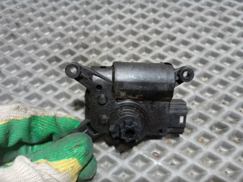 Сервопривод заслонки печки Skoda YETI 2015