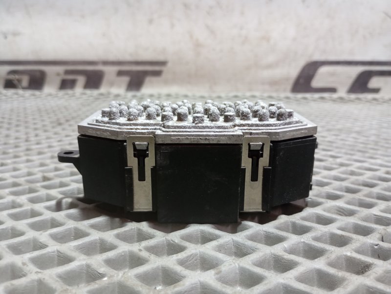 Резистор моторчика печки Skoda YETI 2015