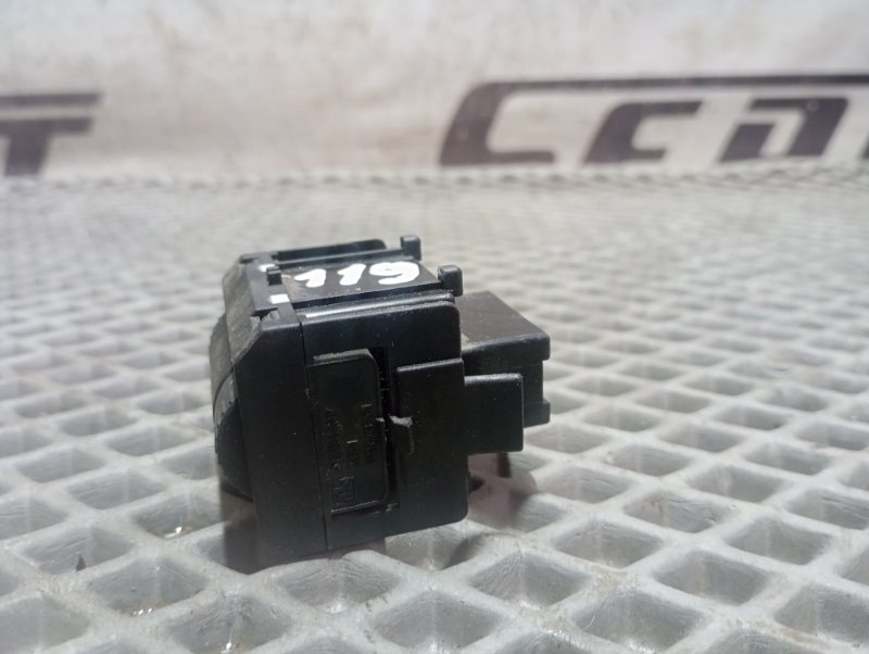 Кнопка корректора фар Skoda YETI 2015