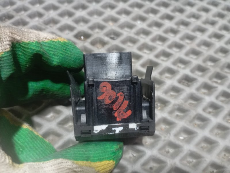 Кнопка корректора фар Skoda YETI 2015