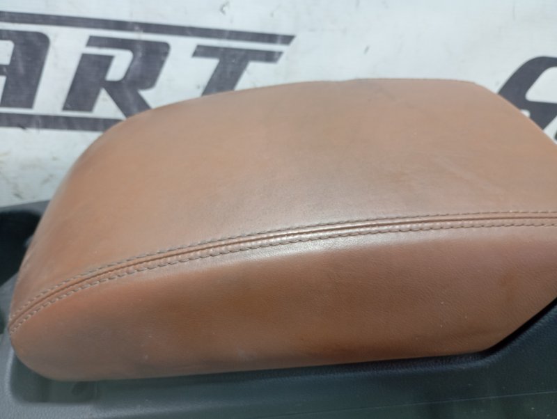 Подлокотник Audi Q5 2010 8R