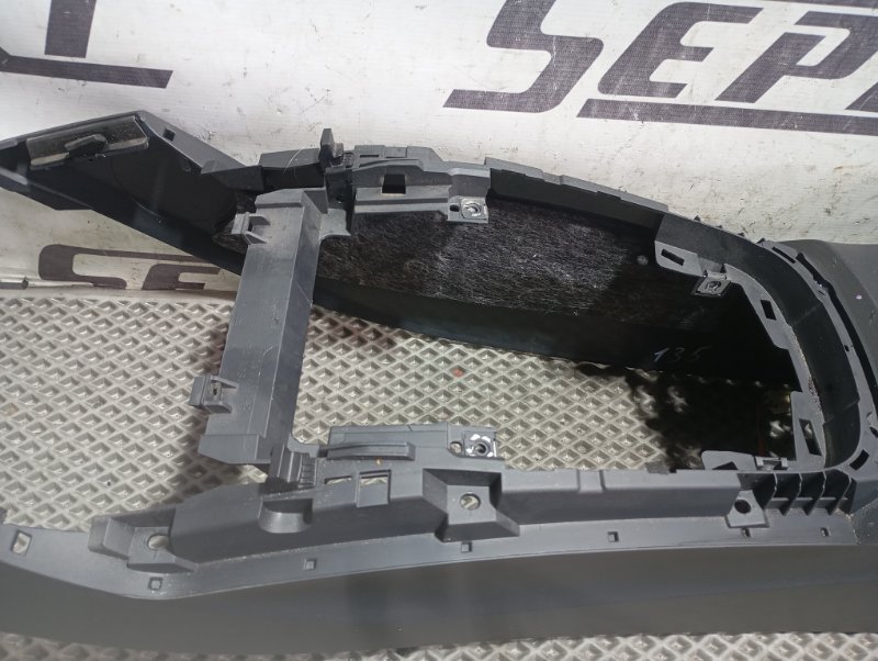 Подлокотник Audi Q5 2010 8R