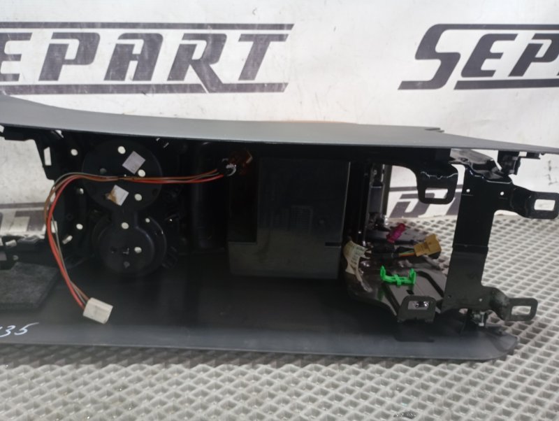 Подлокотник Audi Q5 2010 8R