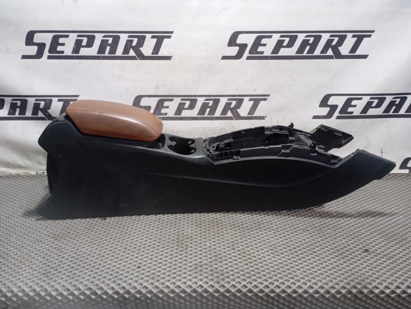 Подлокотник Audi Q5 2010 8R