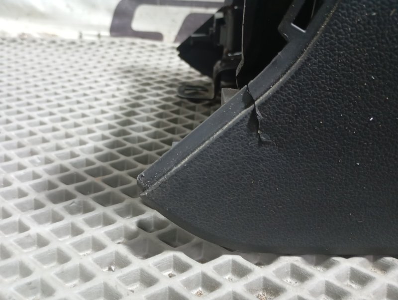 Подлокотник Audi Q5 2010 8R