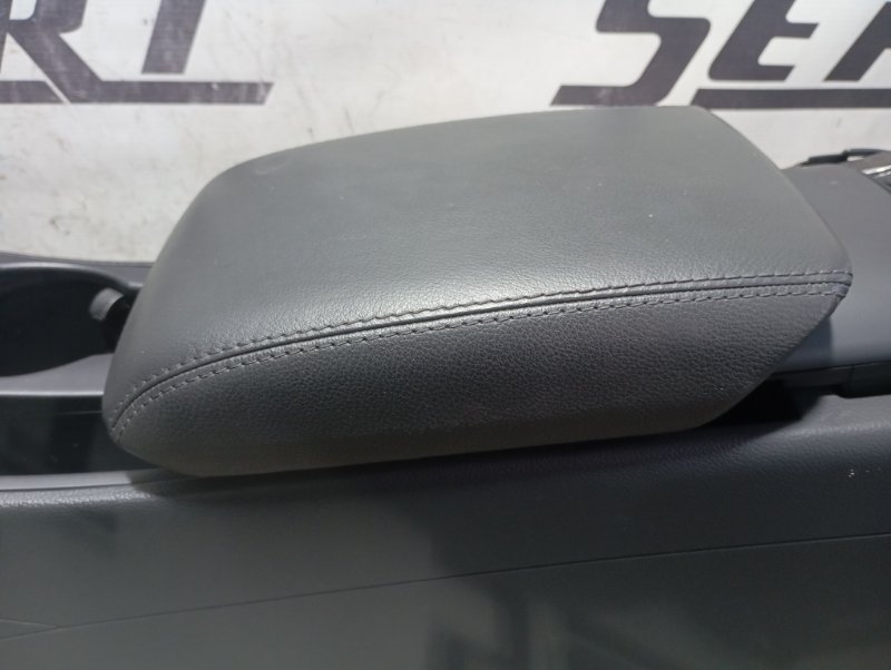 Подлокотник Audi A4 2008 B8