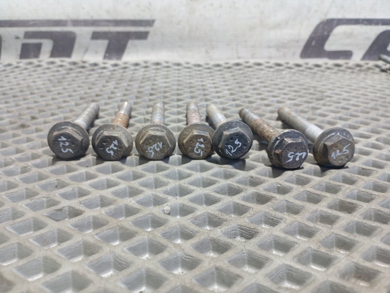 Болты развальные подвески Audi A3 2011 8P