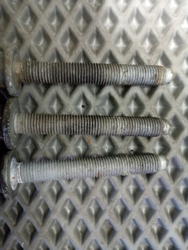 Болты развальные подвески Audi A3 2011 8P