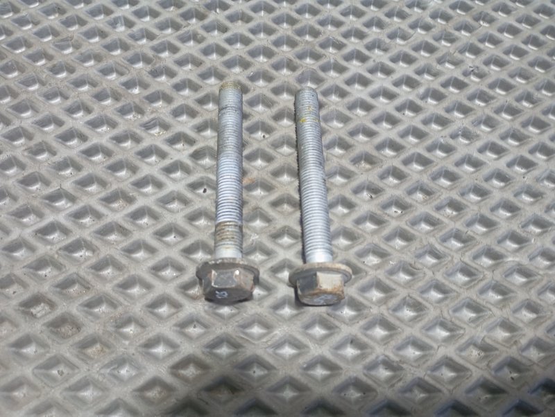 Болты развальные подвески Audi A3 2011 8P
