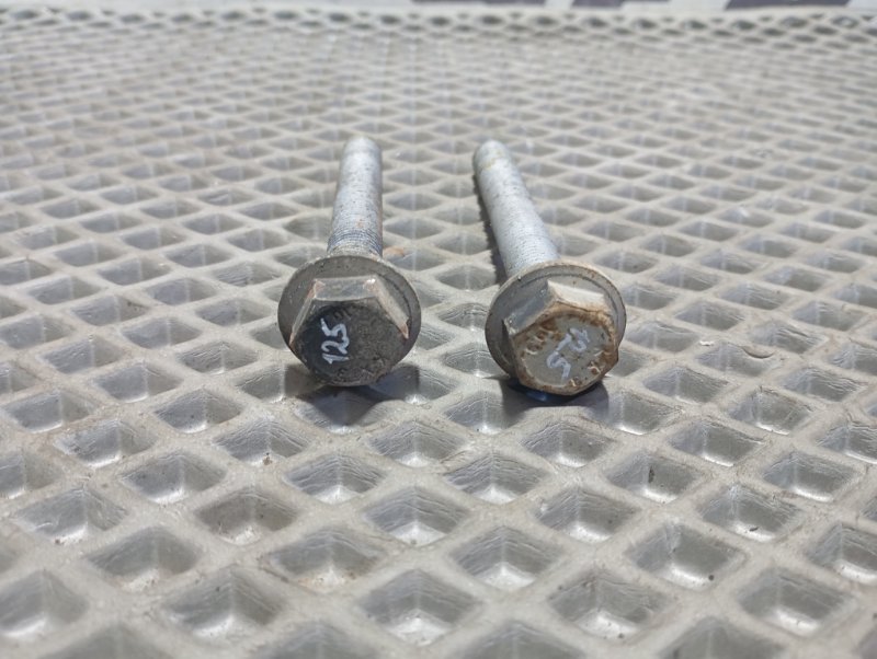 Болты развальные подвески Audi A3 2011 8P