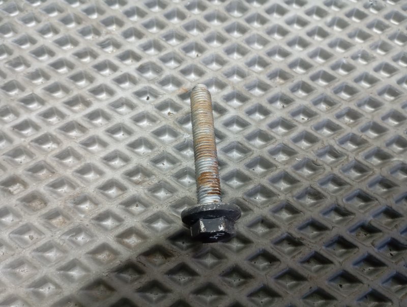 Болты развальные подвески Audi A3 2011 8P