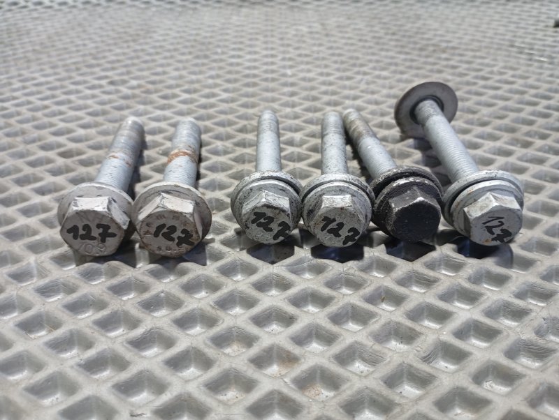 Болты развальные подвески Audi A4 2011 B8