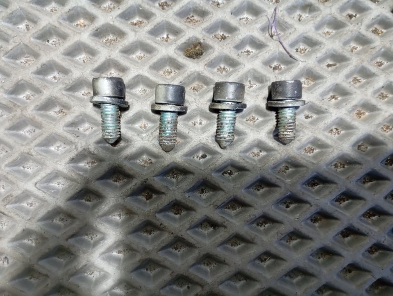 Болты развальные подвески Audi A4 2002 B6