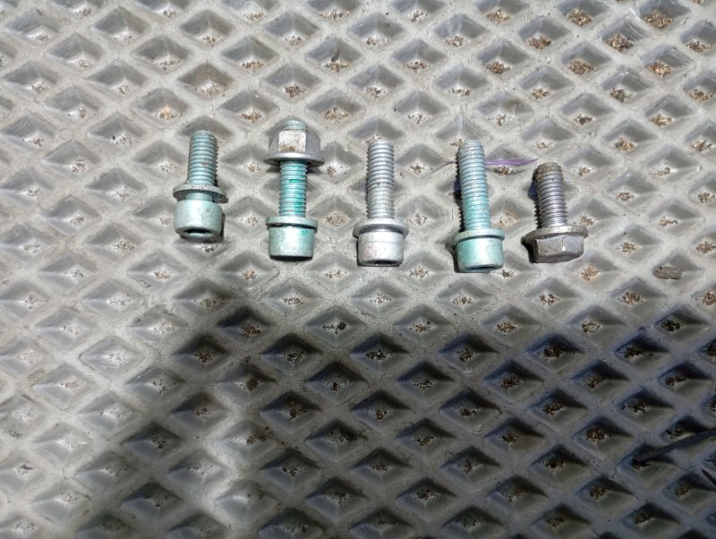 Болты развальные подвески Audi A4 2002 B6