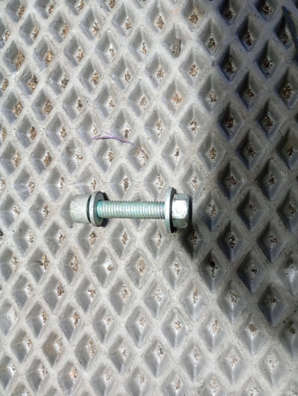 Болты развальные подвески Audi A4 2002 B6