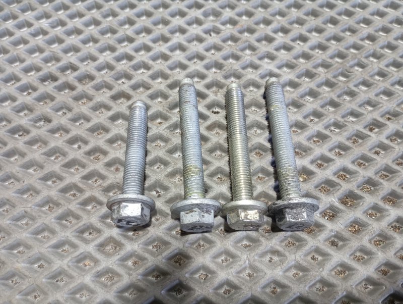Болты развальные подвески Volkswagen Tiguan 2014 5N