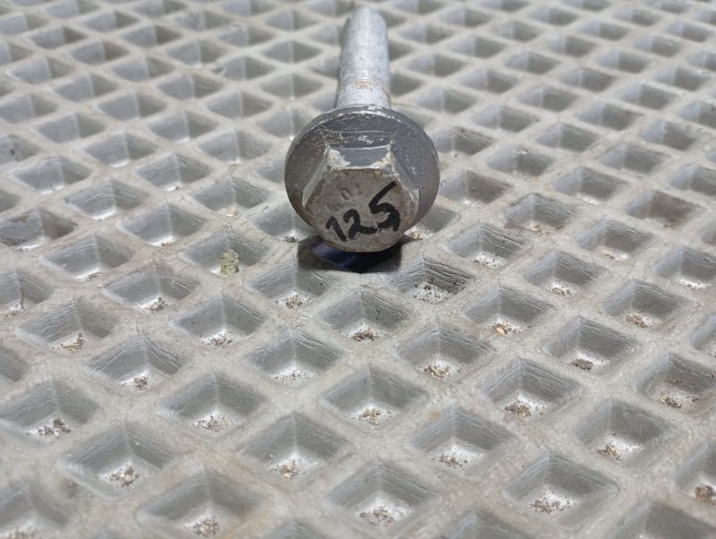 Болты развальные подвески Audi A3 2011 8P