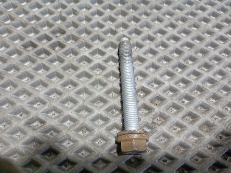 Болты развальные подвески Audi A3 2011 8P