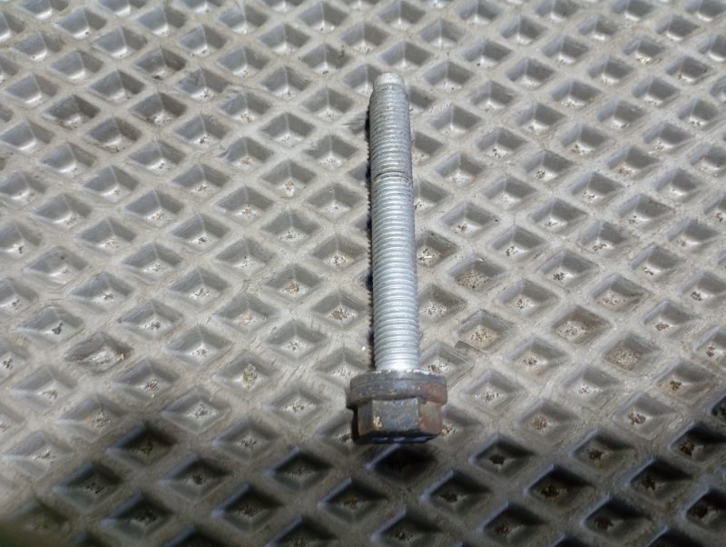 Болты развальные подвески Audi A3 2011 8P