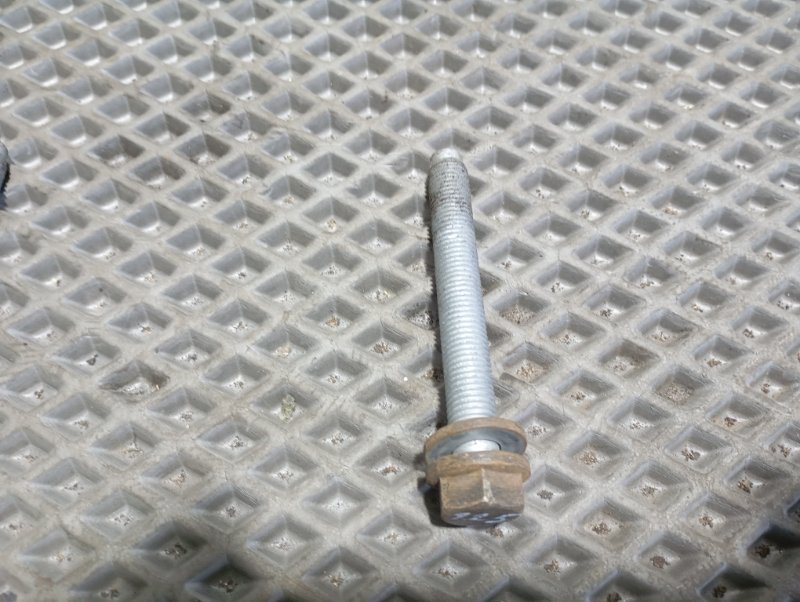 Болты развальные подвески Audi A3 2011 8P