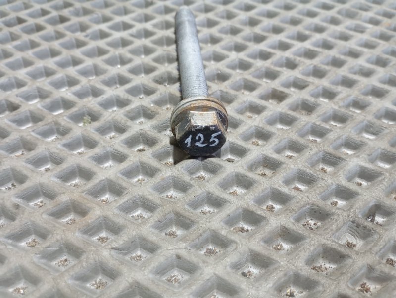 Болты развальные подвески Audi A3 2011 8P