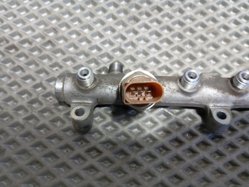 Топливная рампа Audi A6 ALLROAD 2010 C6