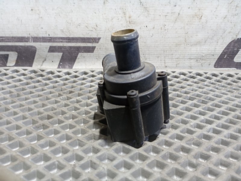 Помпа дополнительная Audi A6 ALLROAD 2010 C6