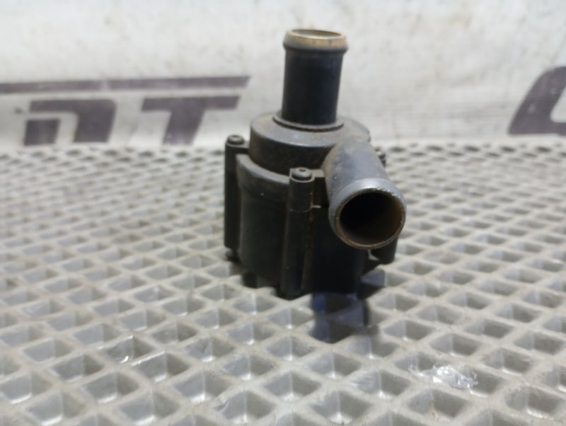 Помпа дополнительная Audi A6 ALLROAD 2010 C6