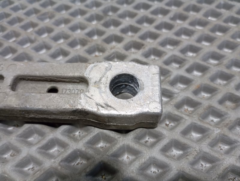 Подушка двигателя Volkswagen Golf 2011 Mk6