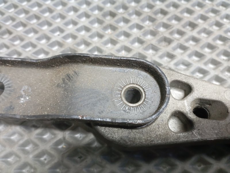 Подушка двигателя Volkswagen Golf 2011 Mk6