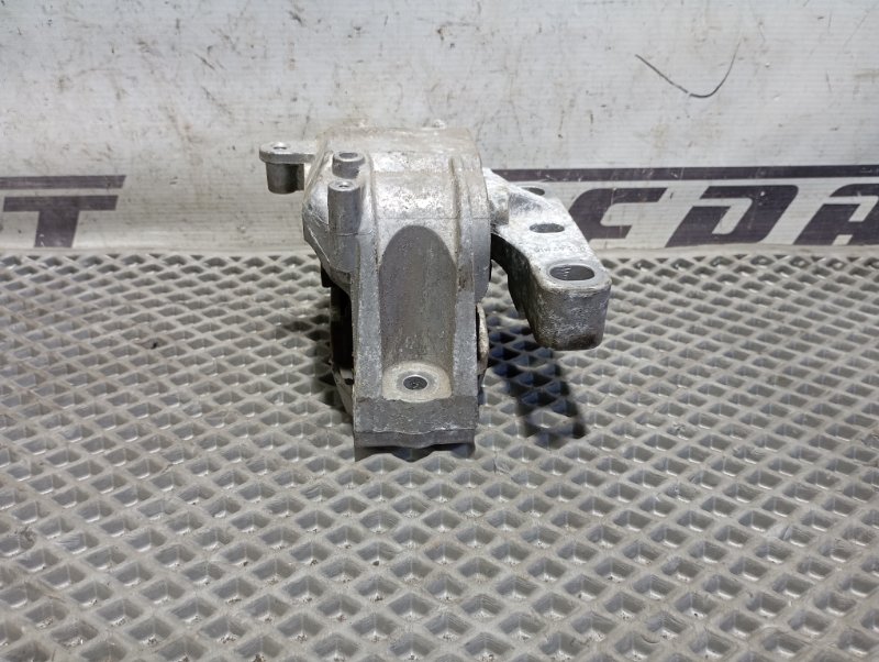 Подушка двигателя Skoda YETI 2015