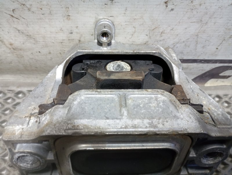 Подушка двигателя Skoda YETI 2015