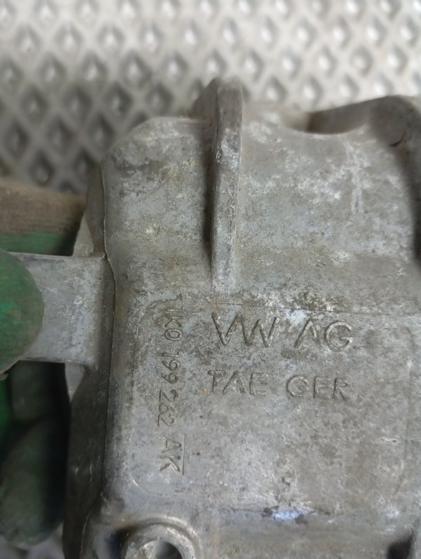 Подушка двигателя Skoda YETI 2015