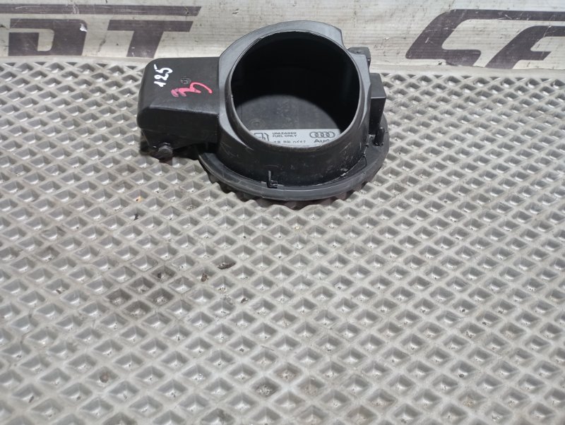 Лючок бензобака Audi A3 2011 8P