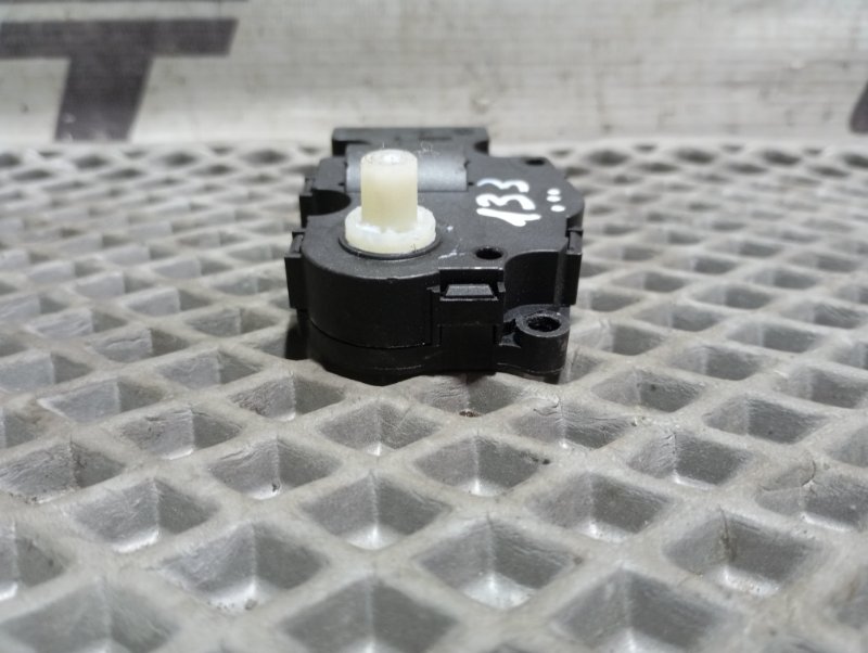 Сервопривод заслонки печки Audi A4 2008 B8