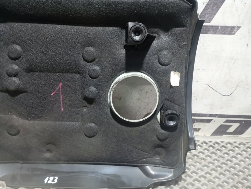 Декоративная крышка двигателя Volkswagen Tiguan 2014 5N