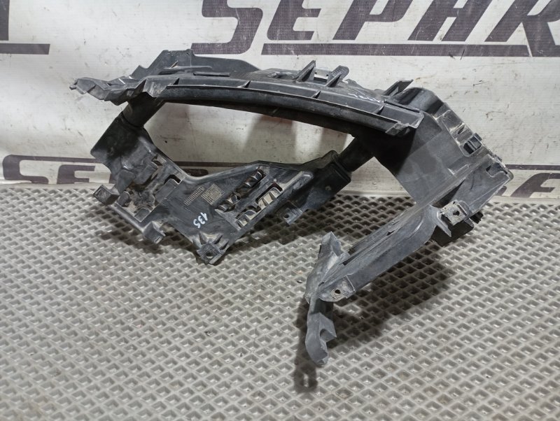 Кронштейн фар Audi Q5 2010 8R