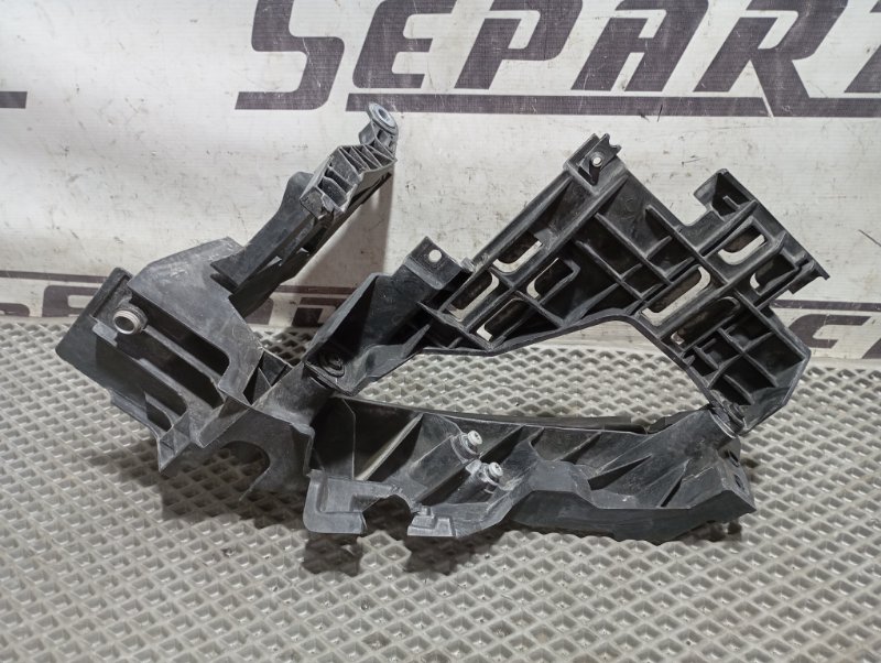 Кронштейн фар Audi Q5 2010 8R