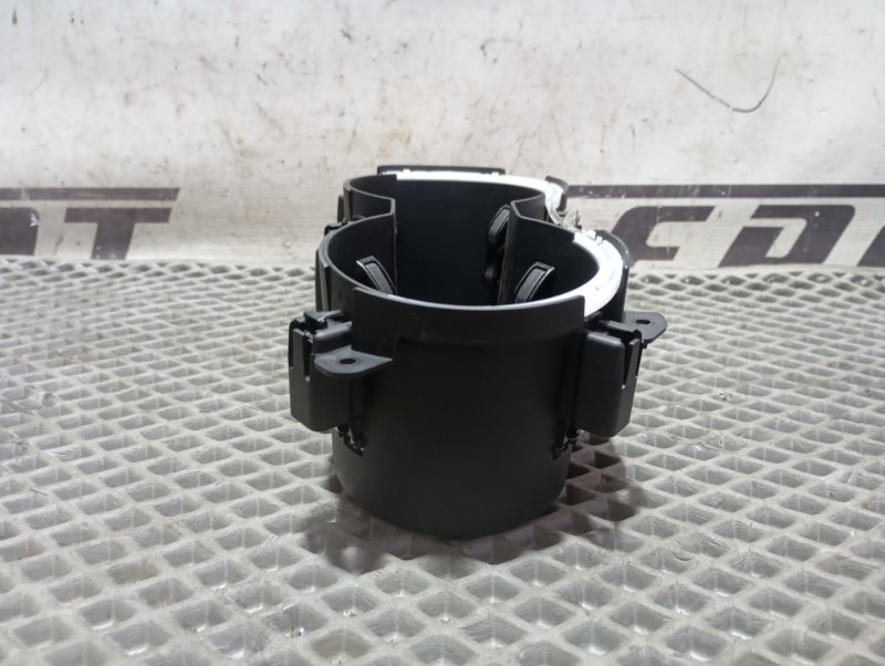 Подстаканник Audi A4 2016 B9