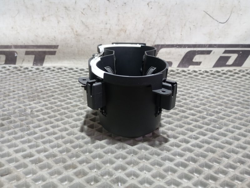 Подстаканник Audi A4 2016 B9