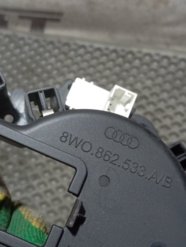 Подстаканник Audi A4 2016 B9