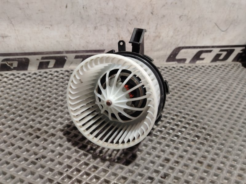 Моторчик печки Audi Q5 2010 8R