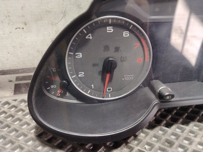 Панель приборов Audi Q5 2010 8R