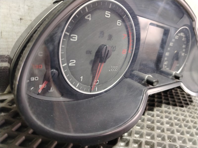 Панель приборов Audi Q5 2010 8R