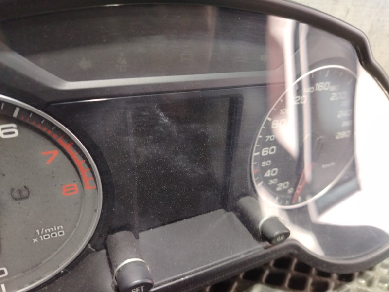 Панель приборов Audi Q5 2010 8R